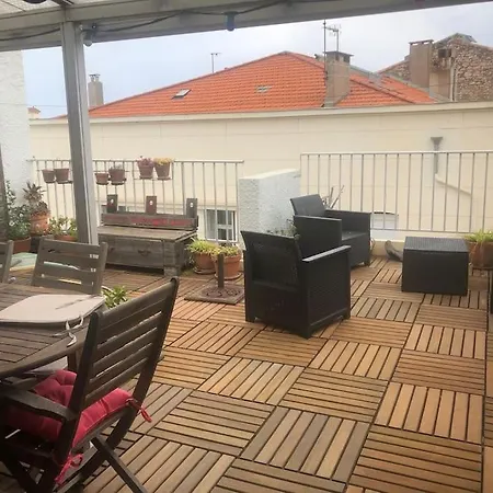 Trois Et Terrasse Сет