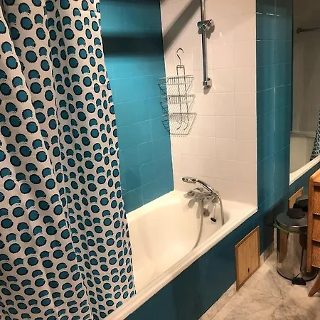 Апартаменты Trois Et Terrasse Сет